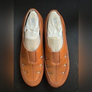 Women's Easy SPIRIT Slip-On Leather Loafers in Tan